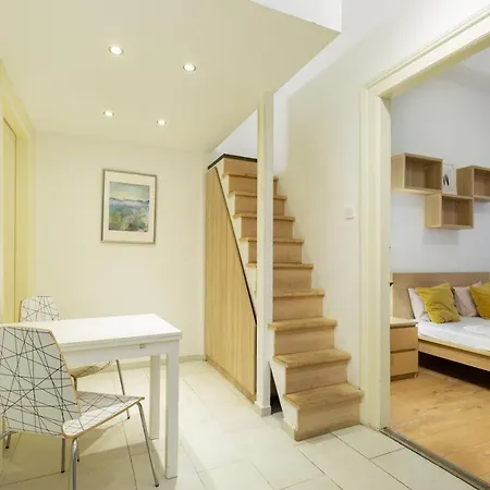 A4-6 Aulich Apartmán *